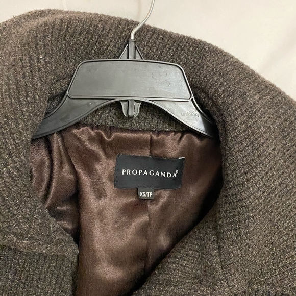 Coat - Picture 4 of 5